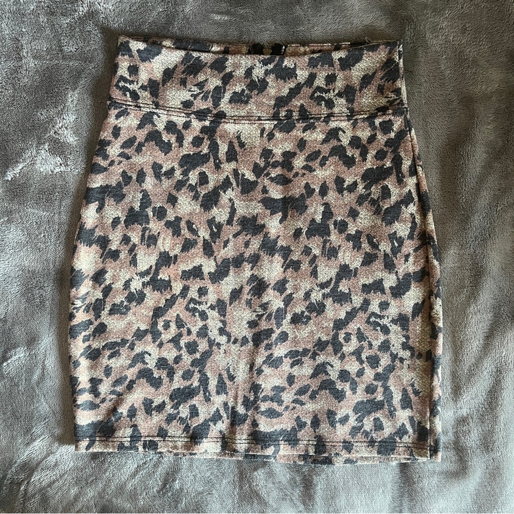 Leopard print mini skirt